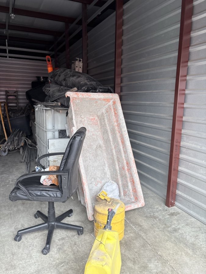 10 x 30 storage unit in Crestwood, IL