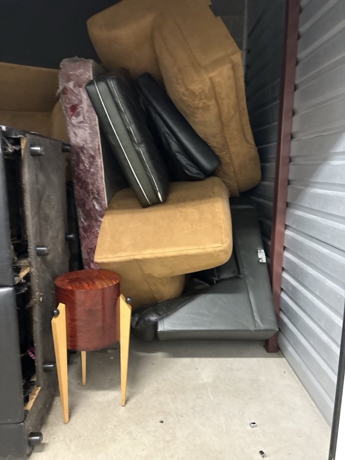 10 x 10 storage unit in Country Club Hills, IL