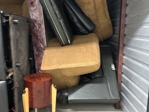 10 x 10 unit in Country Club Hills