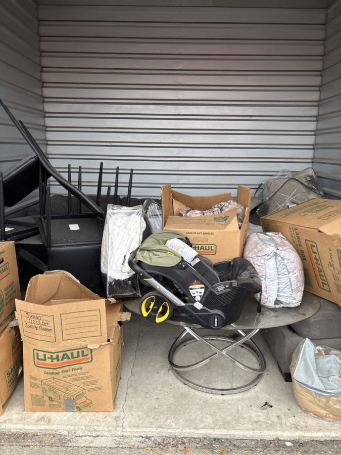 10 x 10 storage unit in Country Club Hills, IL