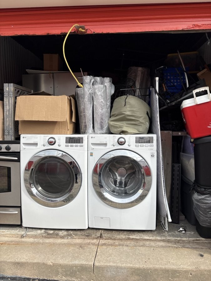 10 x 20 storage unit in Alsip, IL