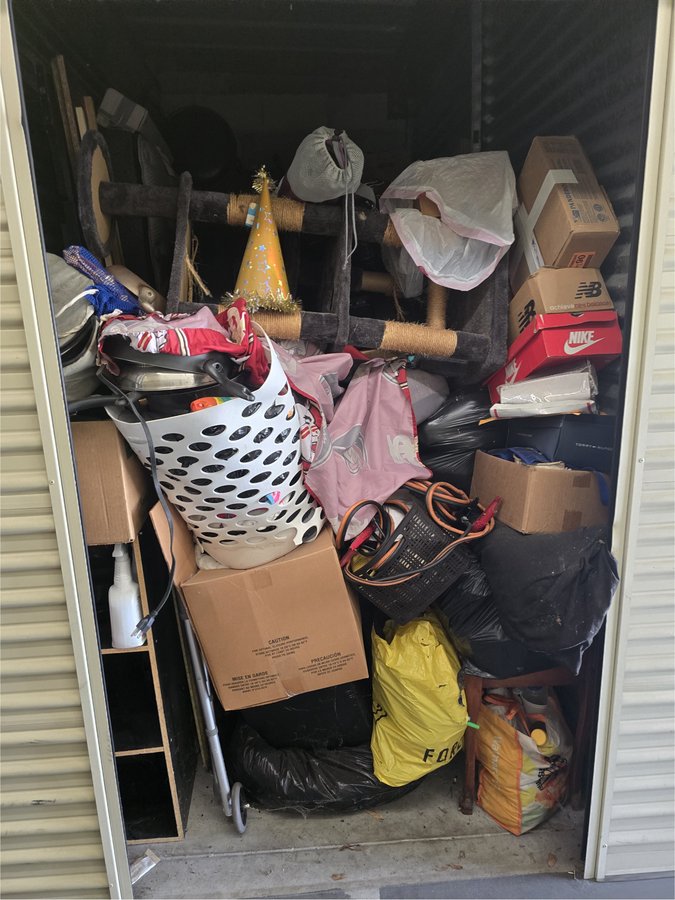 5 x 10 storage unit in Orlando, FL