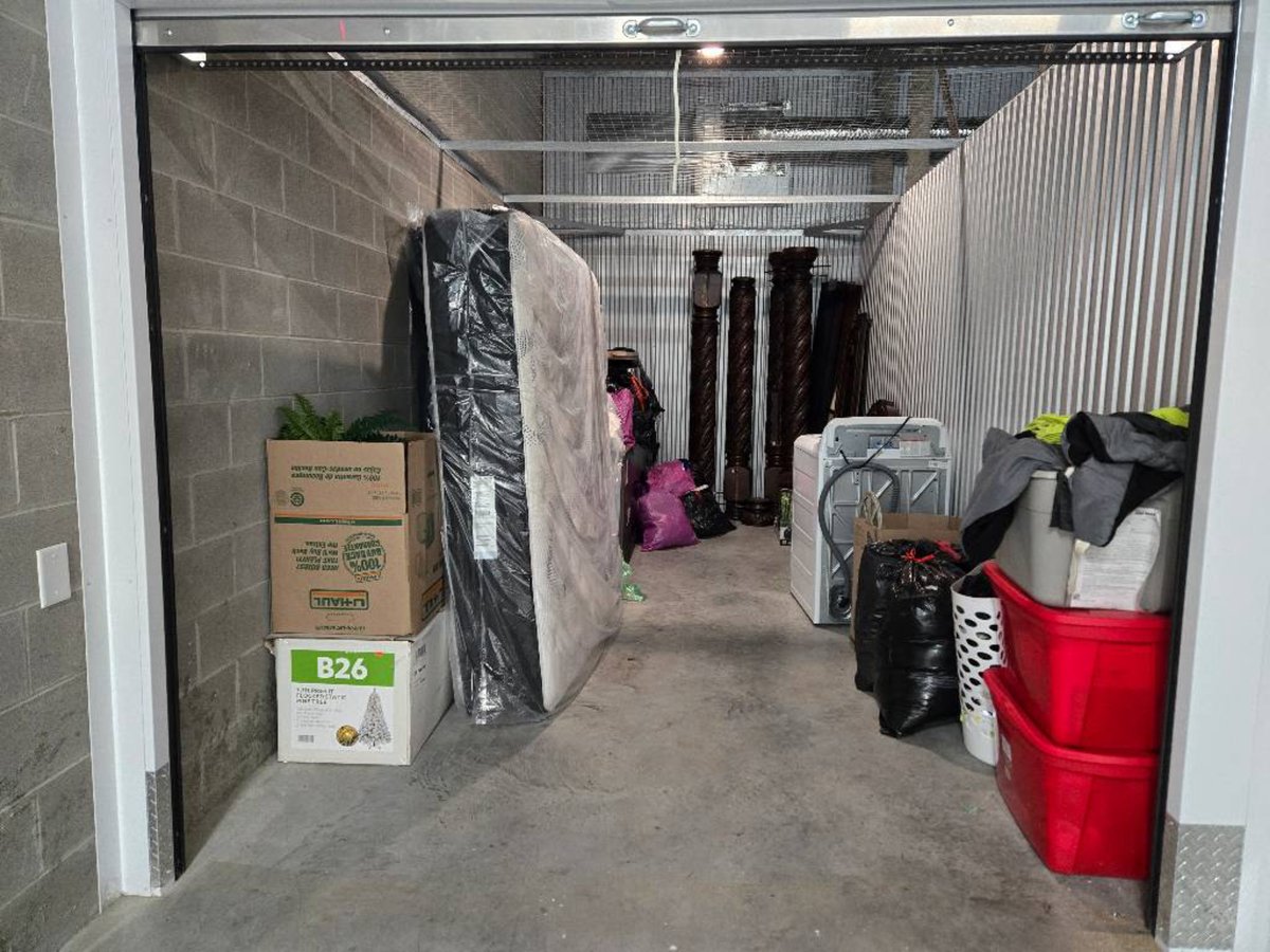 10 x 20 storage unit in Lexington, KY