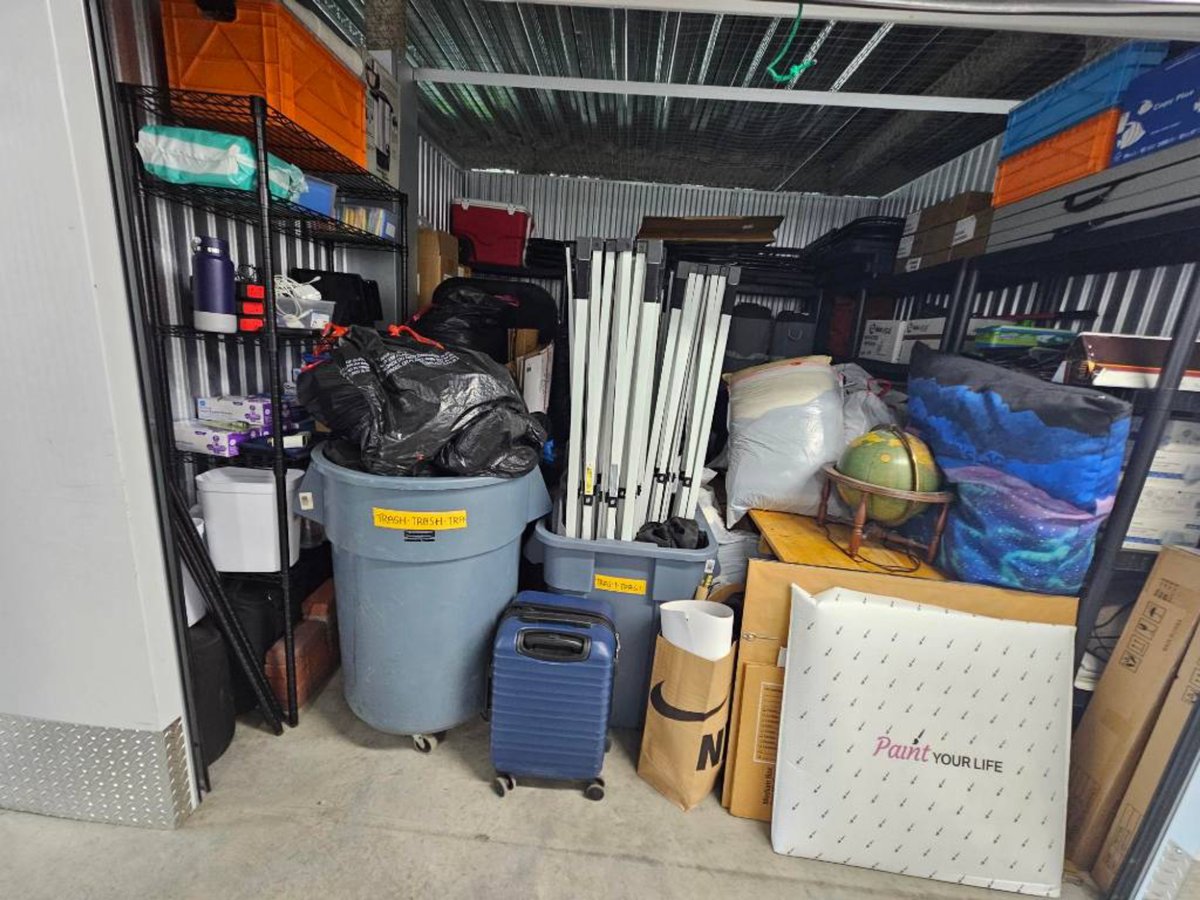 10 x 10 storage unit in Washington, DC