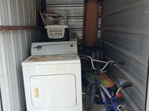 5 x 10 storage unit in Clarksville, TN