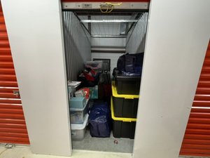 5 x 10 storage unit in Jacksonville, FL