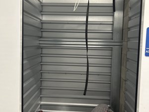 5 x 5 storage unit in Paramount, CA
