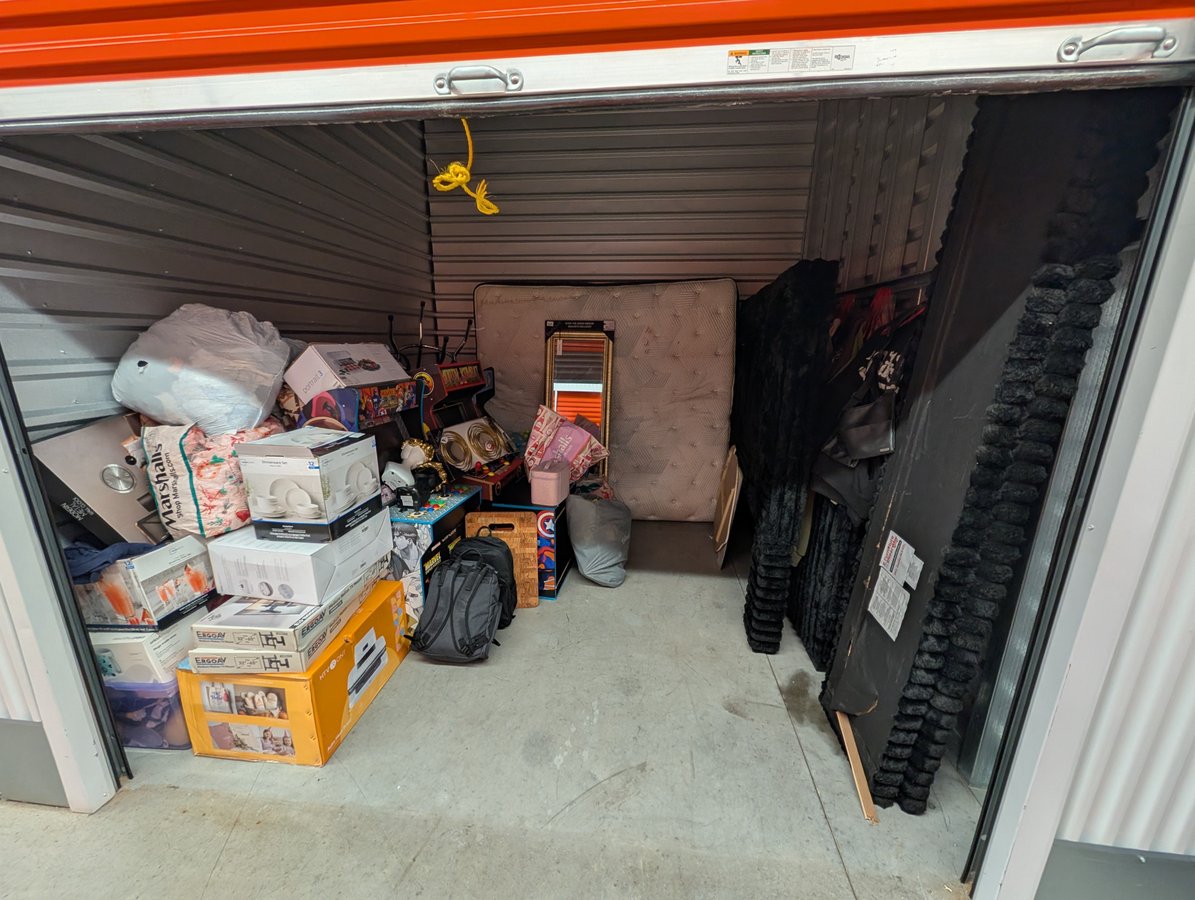 10 x 10 storage unit in Sarasota, FL