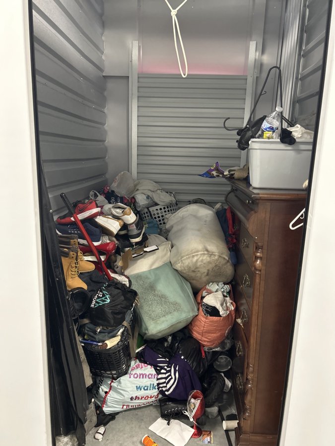 5 x 7 storage unit in Paramount, CA