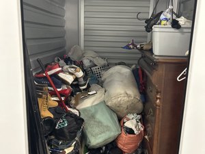 5 x 7 storage unit in Paramount, CA