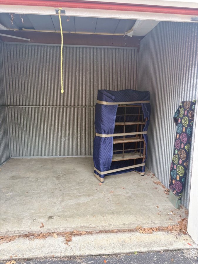 10 x 10 storage unit in Newport News, VA