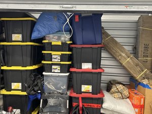 10 x 5 storage unit in Paramount, CA