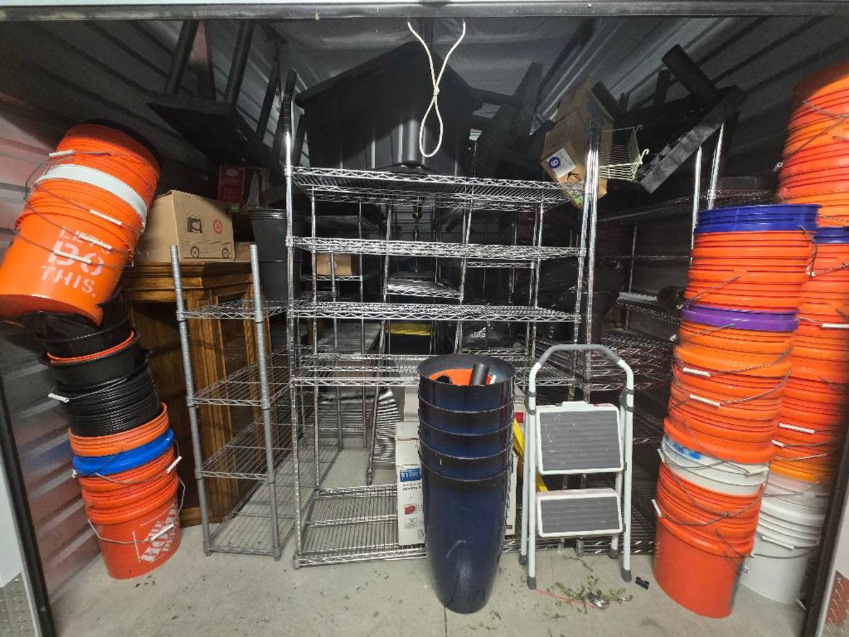 10 x 15 storage unit in Dallas, TX