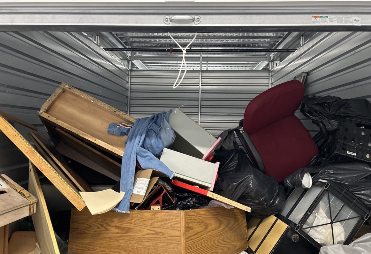 20 x 15 storage unit in Paramount, CA