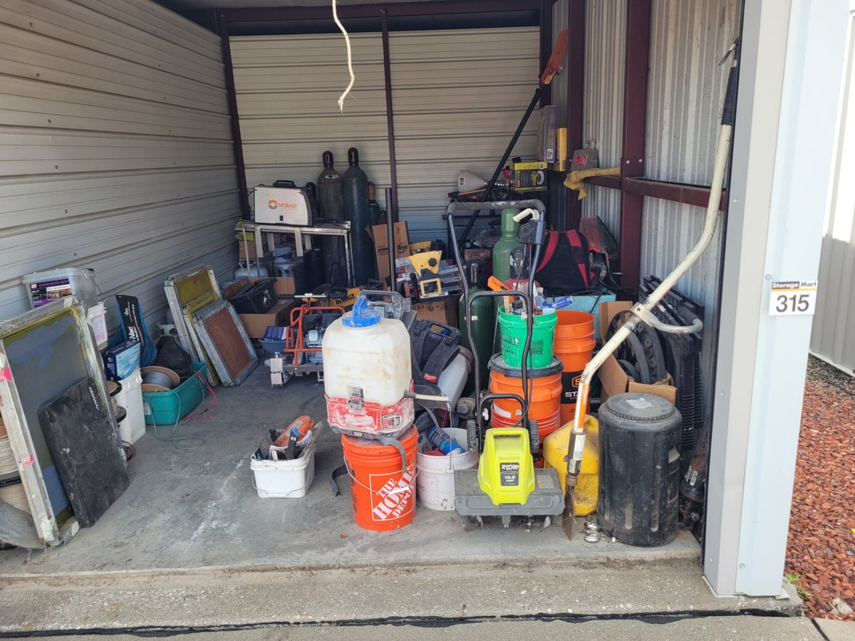 10 x 15 storage unit in Ankeny, IA
