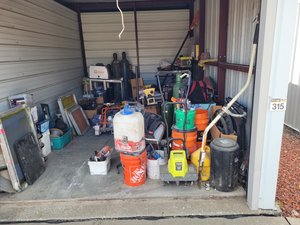 10 x 15 storage unit in Ankeny, IA