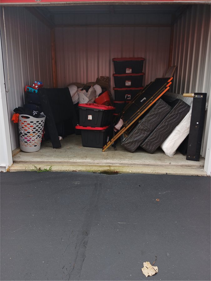10 x 10 storage unit in Rockford, IL