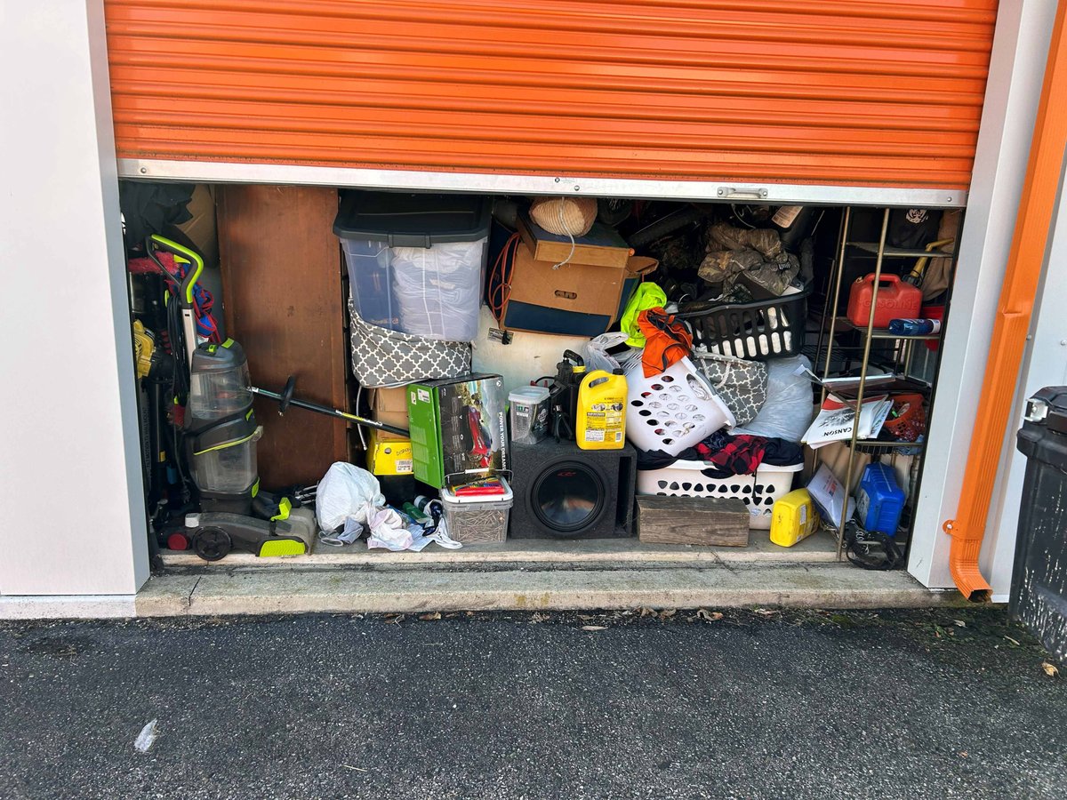 10 x 10 storage unit in Carroll, OH
