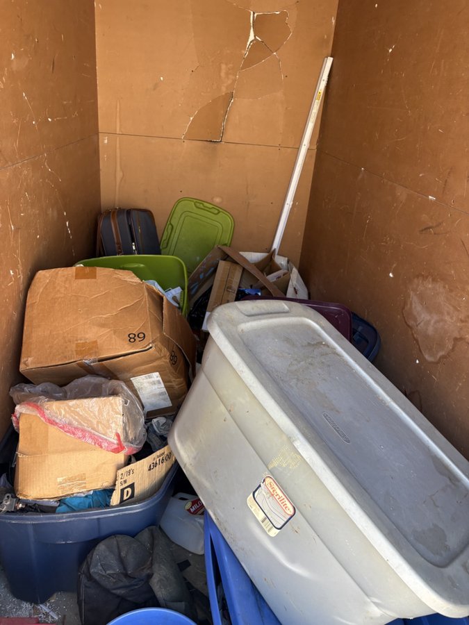5 x 10 storage unit in Hampton, VA