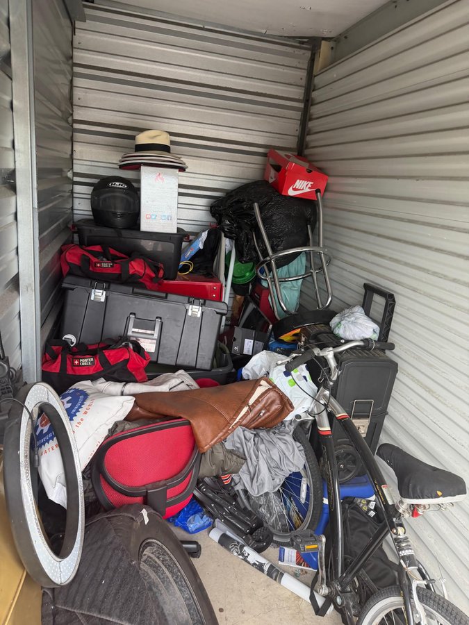 5 x 10 storage unit in Cleveland, OH