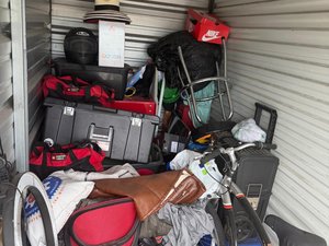 5 x 10 storage unit in Cleveland, OH