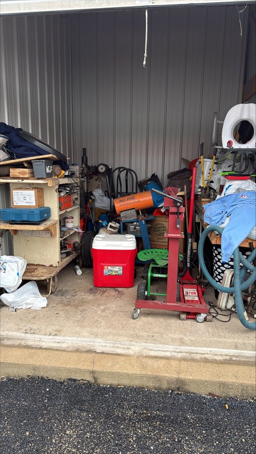10 x 15 storage unit in Dekalb, IL
