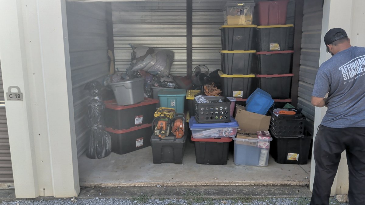 10 x 10 storage unit in Cadiz, KY