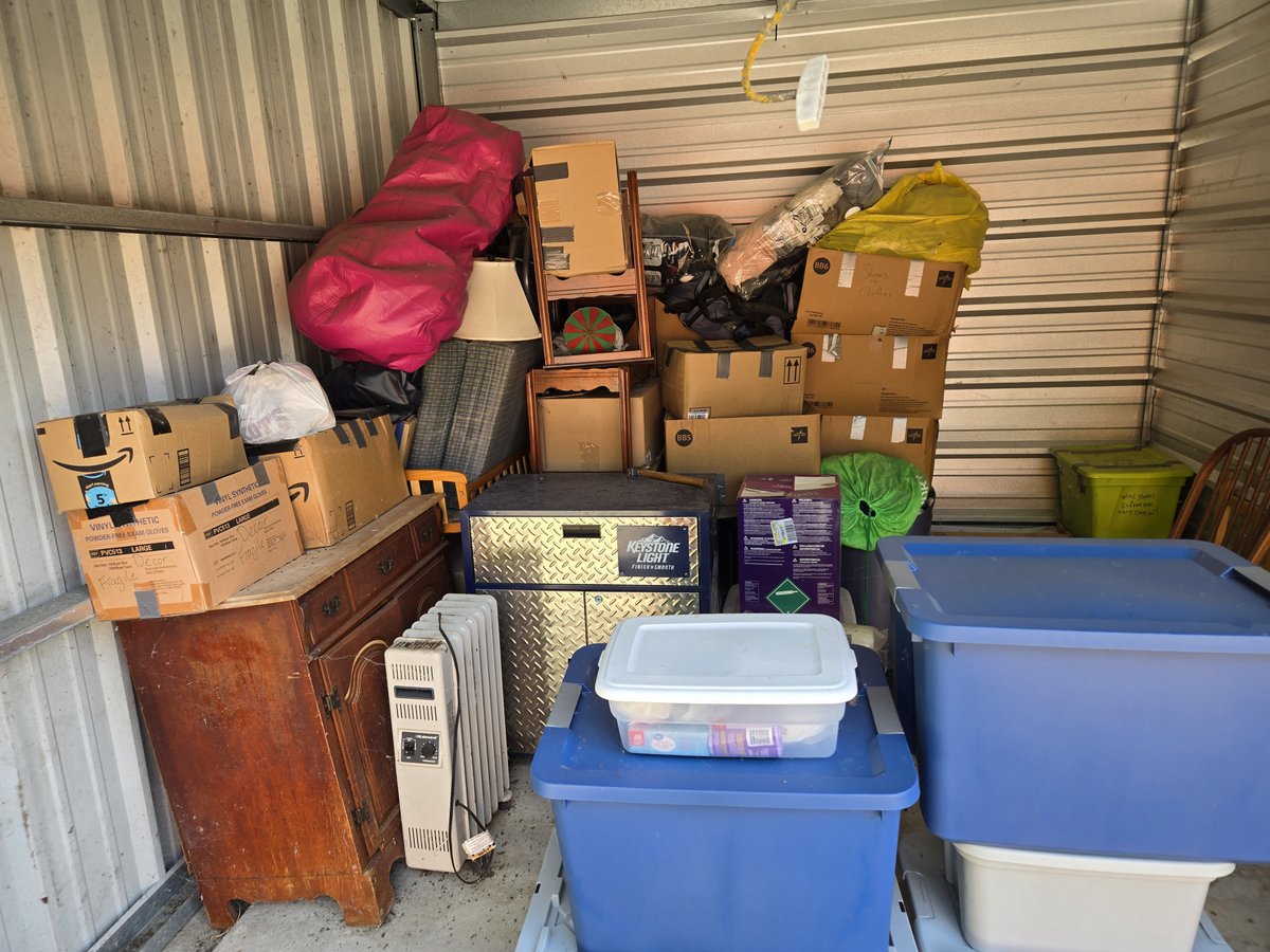 10 x 10 storage unit in Wilmington, IL