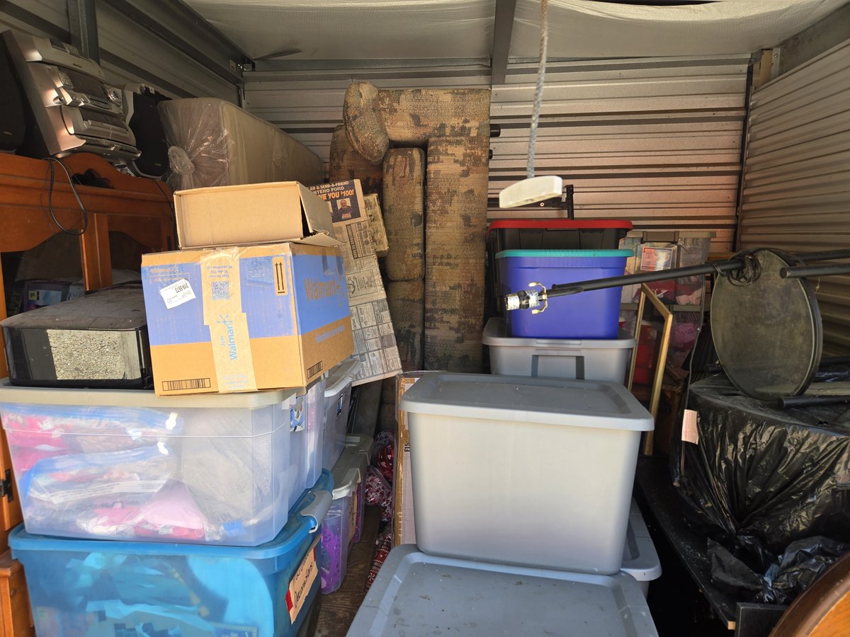 10 x 10 storage unit in Wilmington, IL