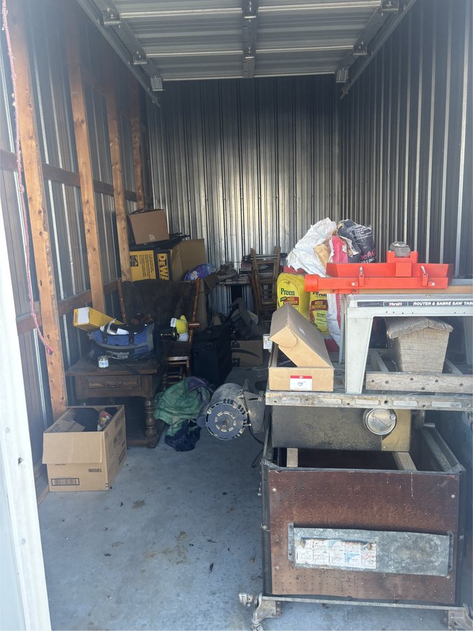8 x 18 storage unit in El Dorado Springs, MO