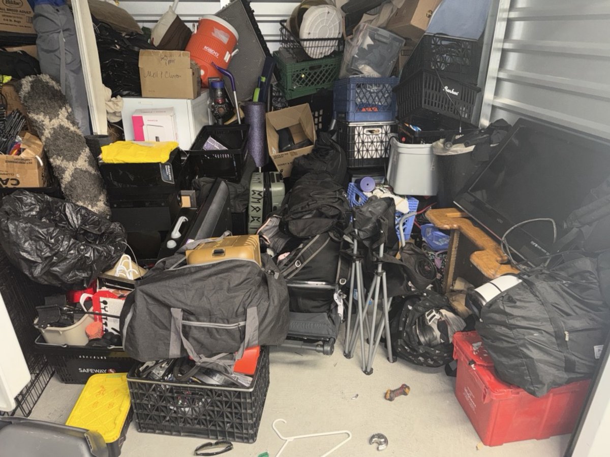 10 x 10 storage unit in Phoenix, AZ