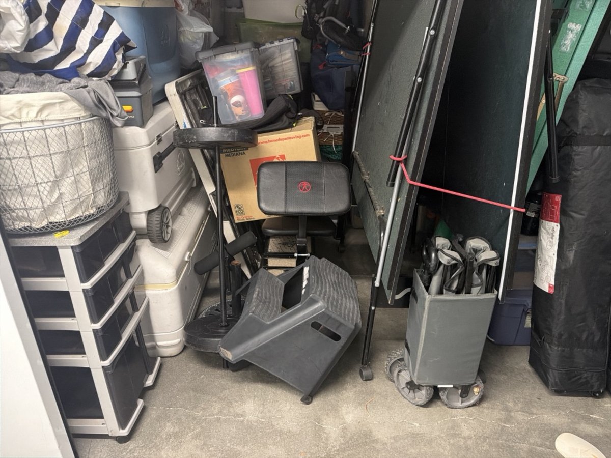 10 x 15 storage unit in Phoenix, AZ