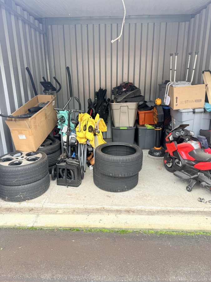 10 x 10 storage unit in Fredericksburg, VA