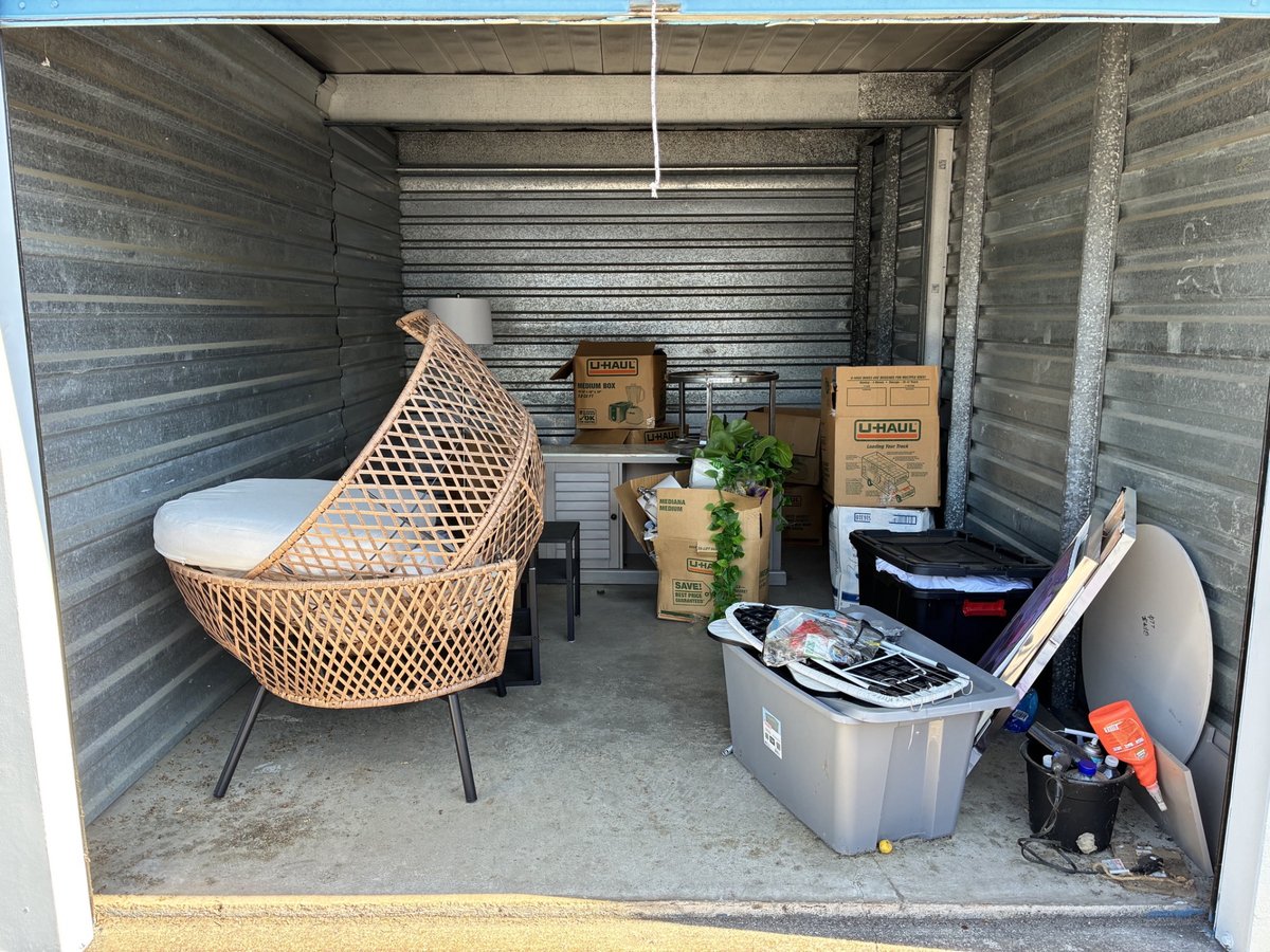 10 x 15 storage unit in Portsmouth, VA