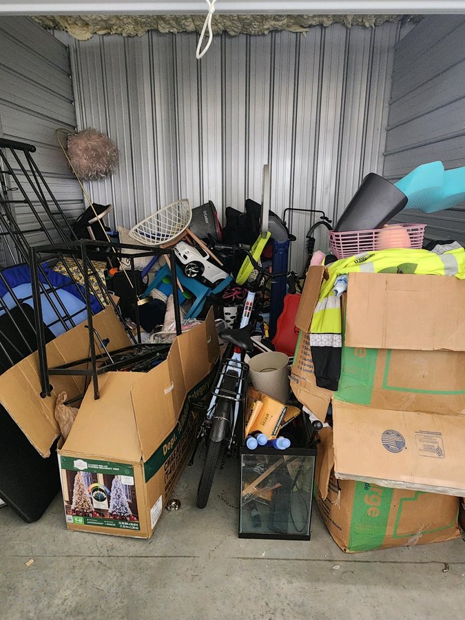 10 x 10 storage unit in Brunswick, GA
