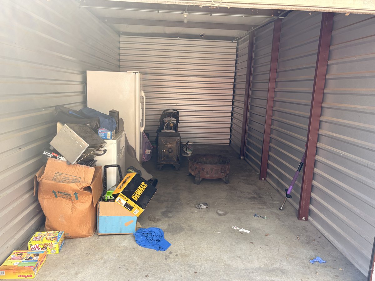10 x 20 storage unit in Merriam, KS