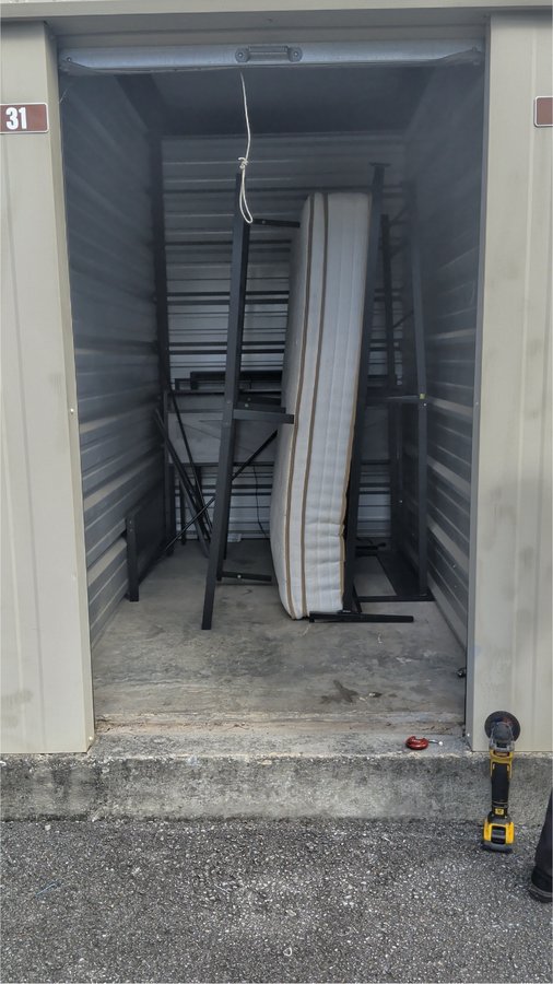 5 x 10 storage unit in Dickson, TN