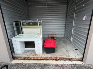 10 x 10 storage unit in Jacksonville, FL