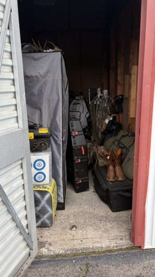5 x 10 storage unit in Jefferson City, MO
