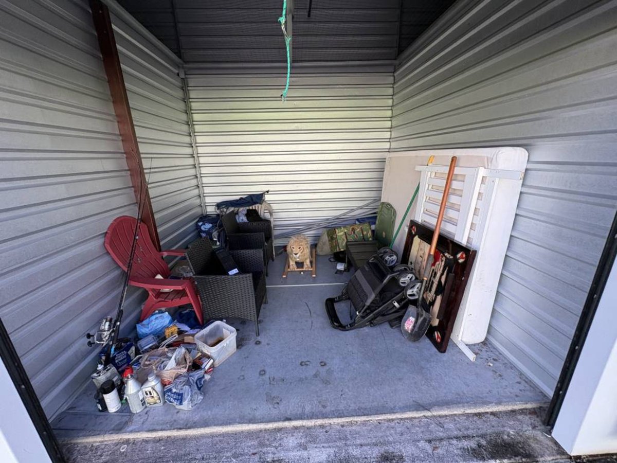 10 x 10 storage unit in Riverview, FL