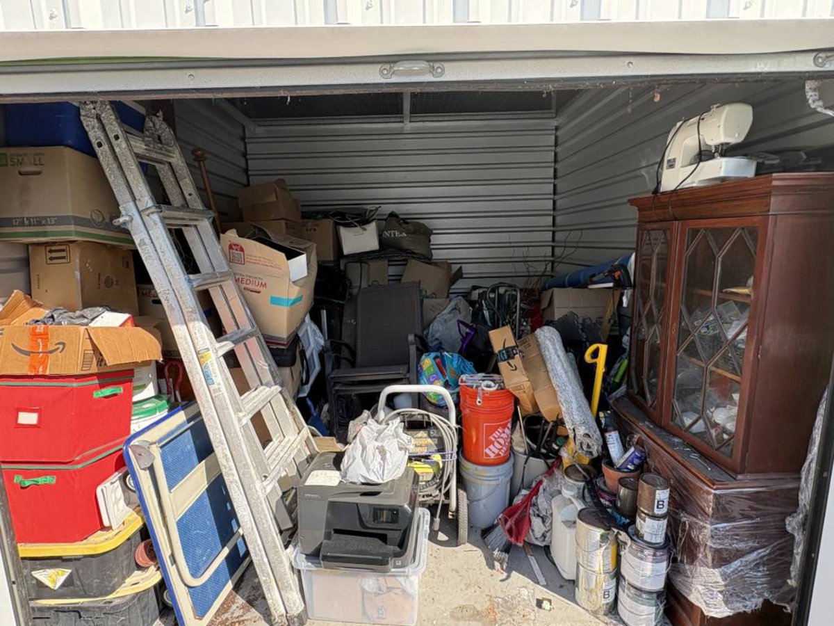 10 x 10 storage unit in Riverview, FL