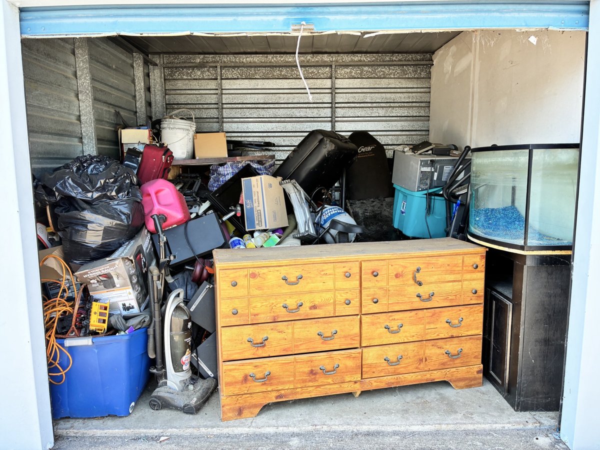 10 x 10 storage unit in Portsmouth, VA