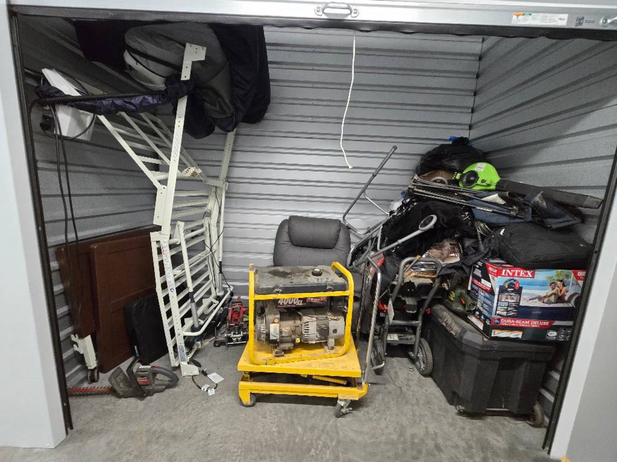 10 x 5 storage unit in Huntington Park, CA