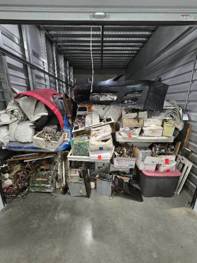 10 x 20 storage unit in Huntington Park, CA