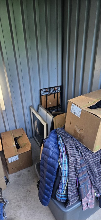 5 x 5 storage unit in Farmington, CT