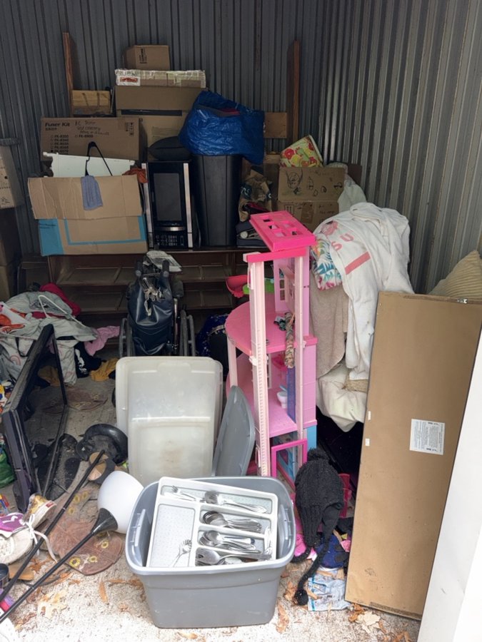 10 x 10 storage unit in Virginia Beach, VA