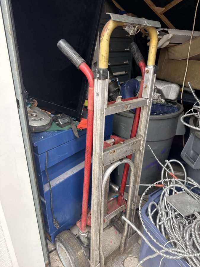 10 x 10 storage unit in Virginia Beach, VA
