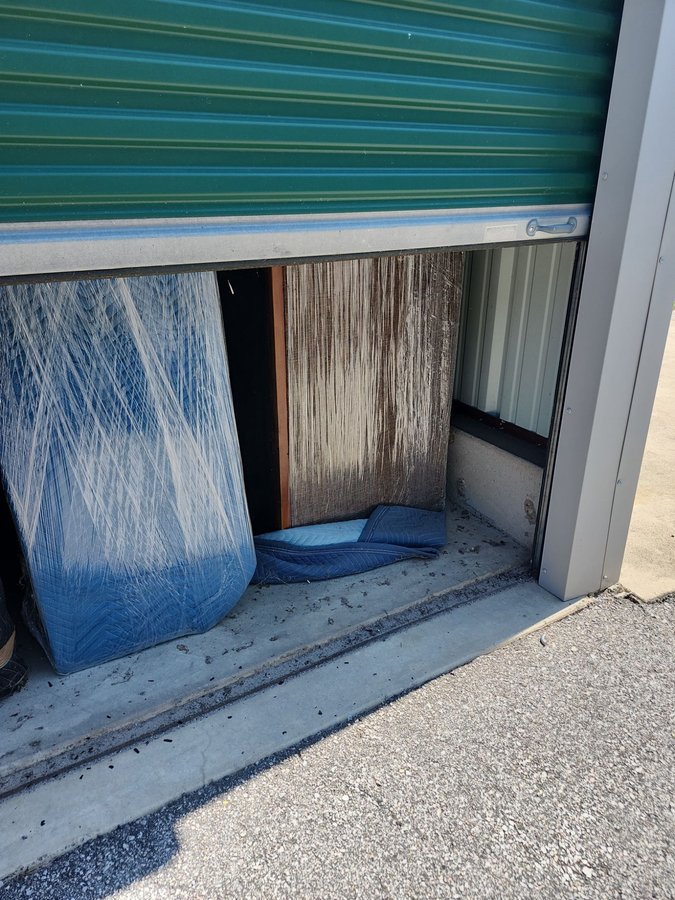 12 x 10 storage unit in Dripping Springs, TX