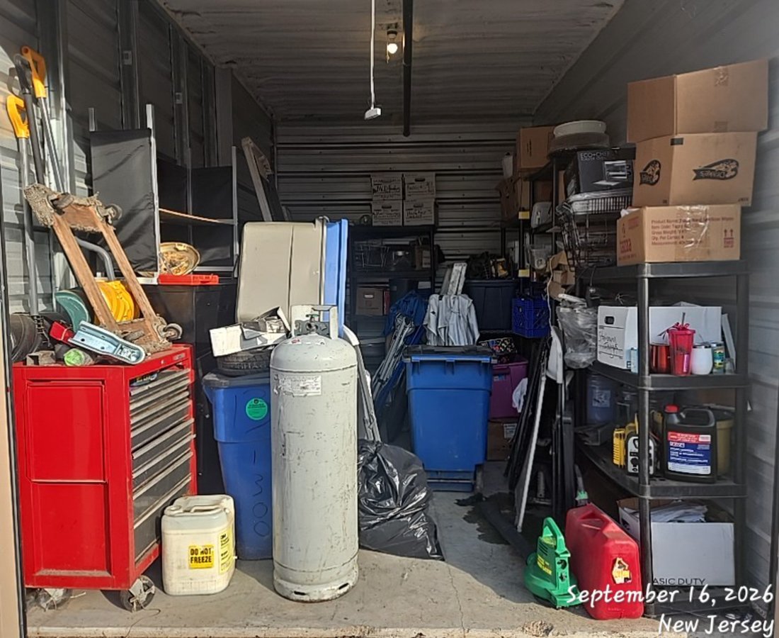 10 x 15 storage unit in Linden, NJ