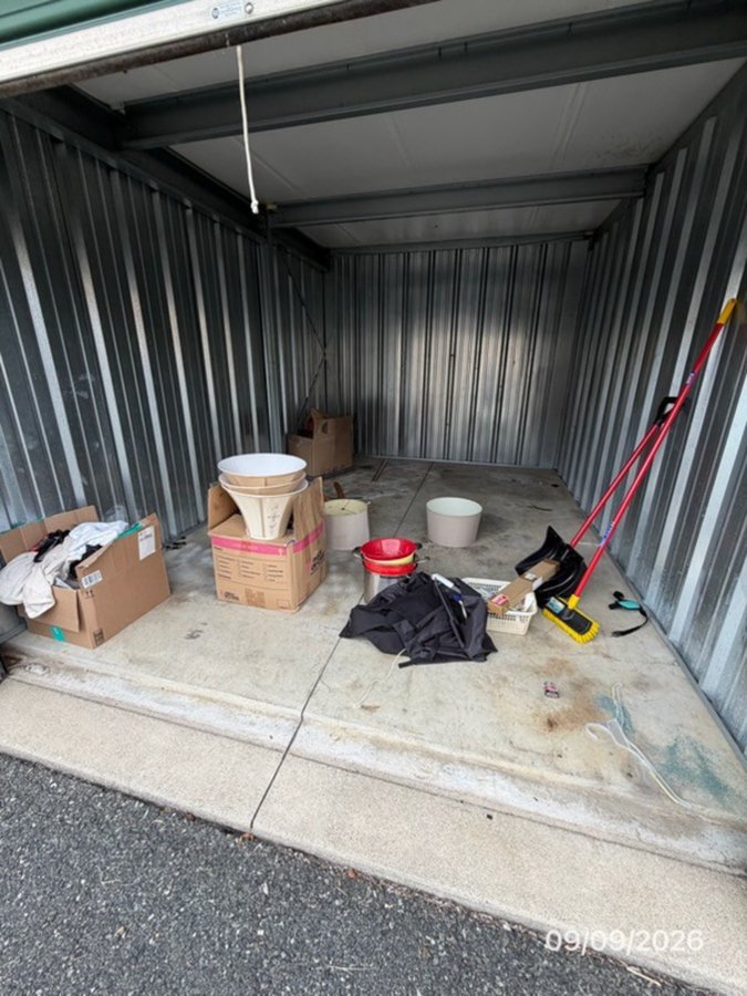 10 x 15 storage unit in Hackettstown, NJ
